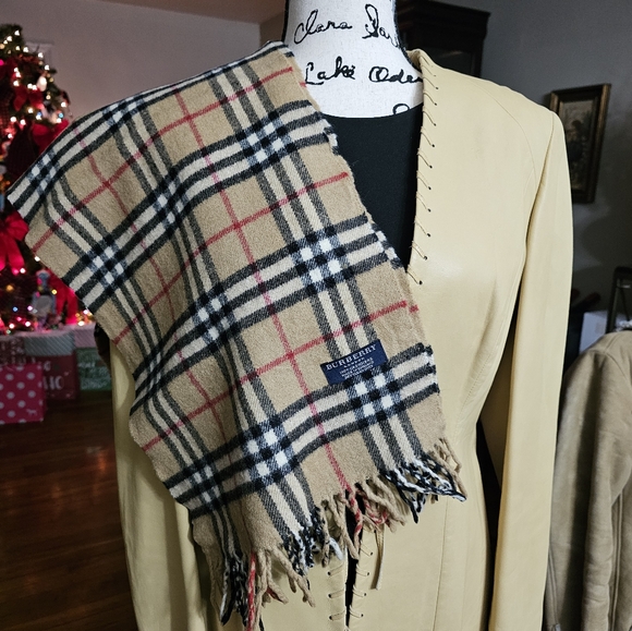 BURBERRY WINTER SCARF - Picture 4 of 11